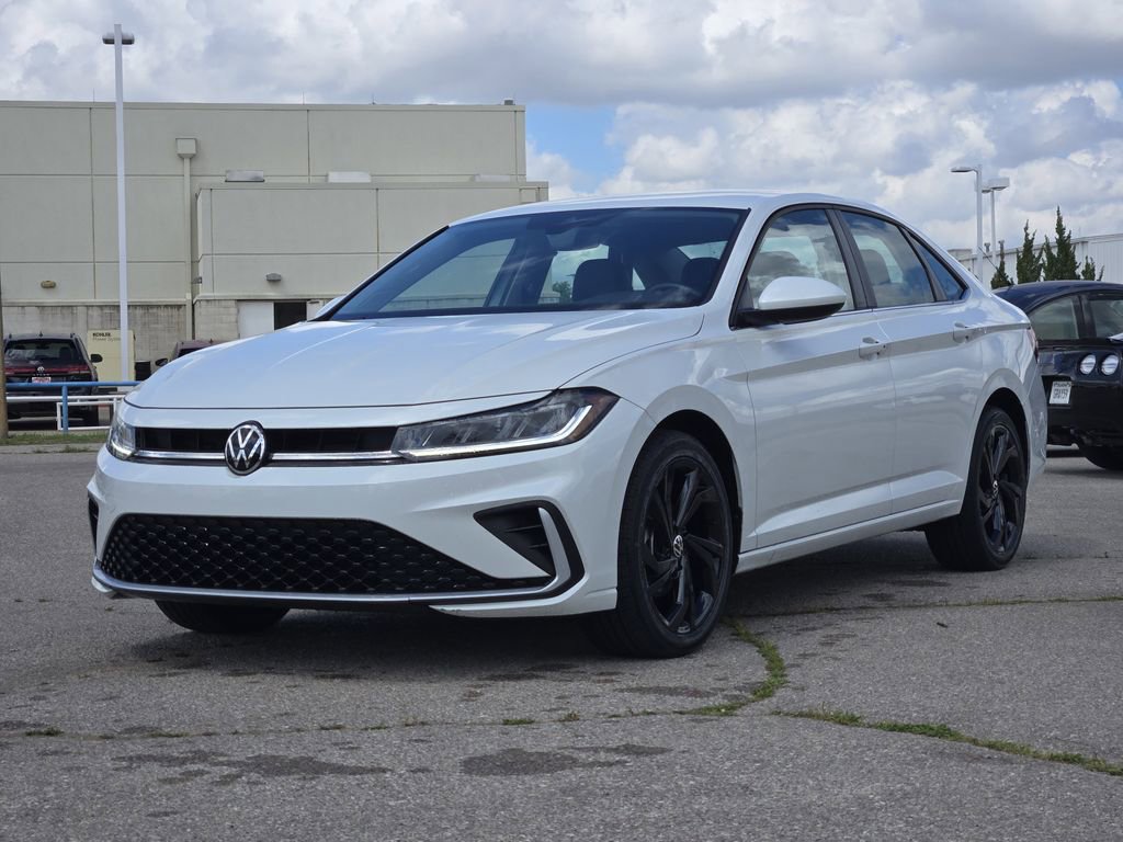 Used 2025 Volkswagen Jetta SE w/ Black Wheel Package image 3