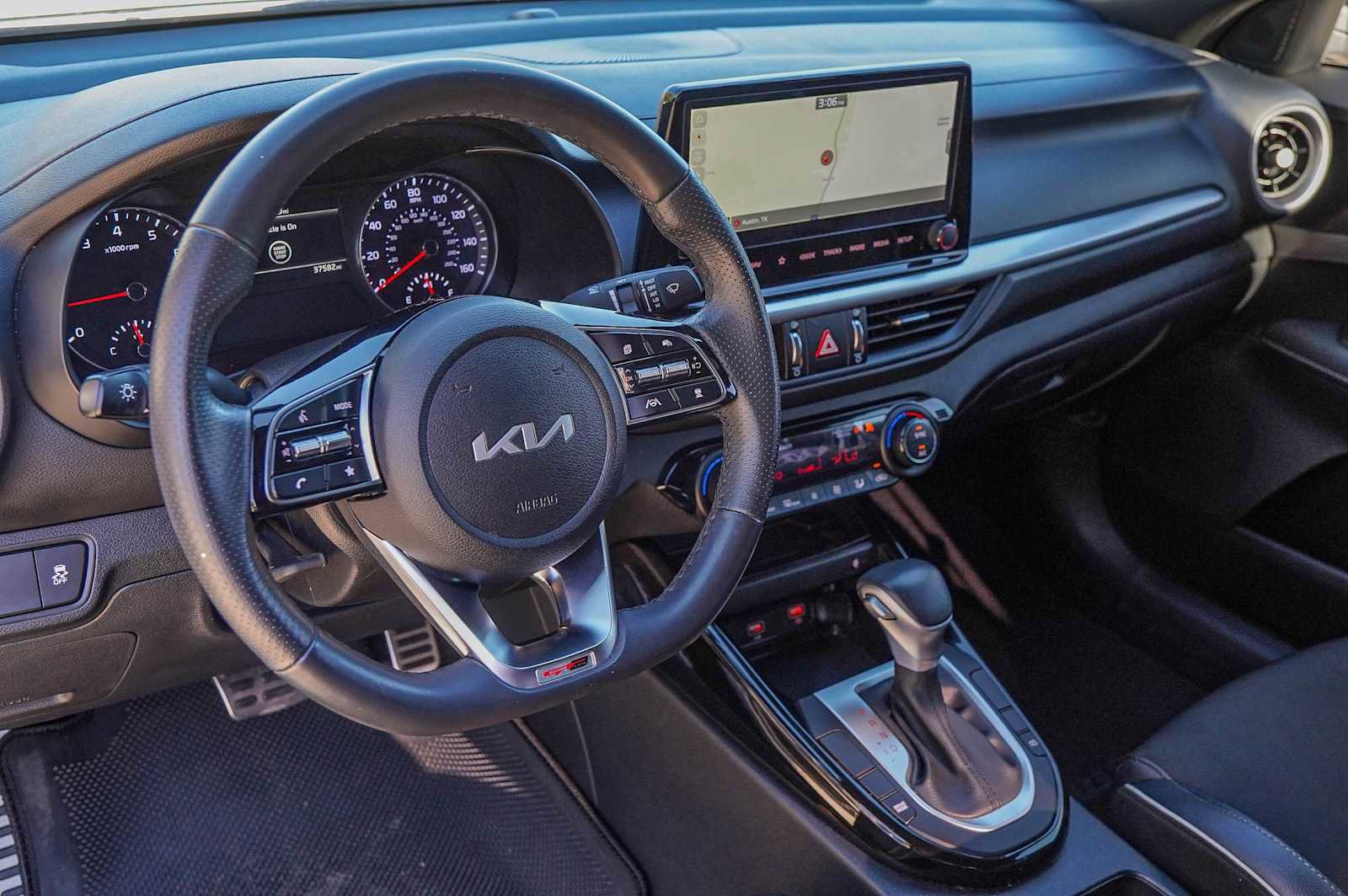 Certified 2024 Kia Forte GT-Line w/ GT-Line Premium Package image 9