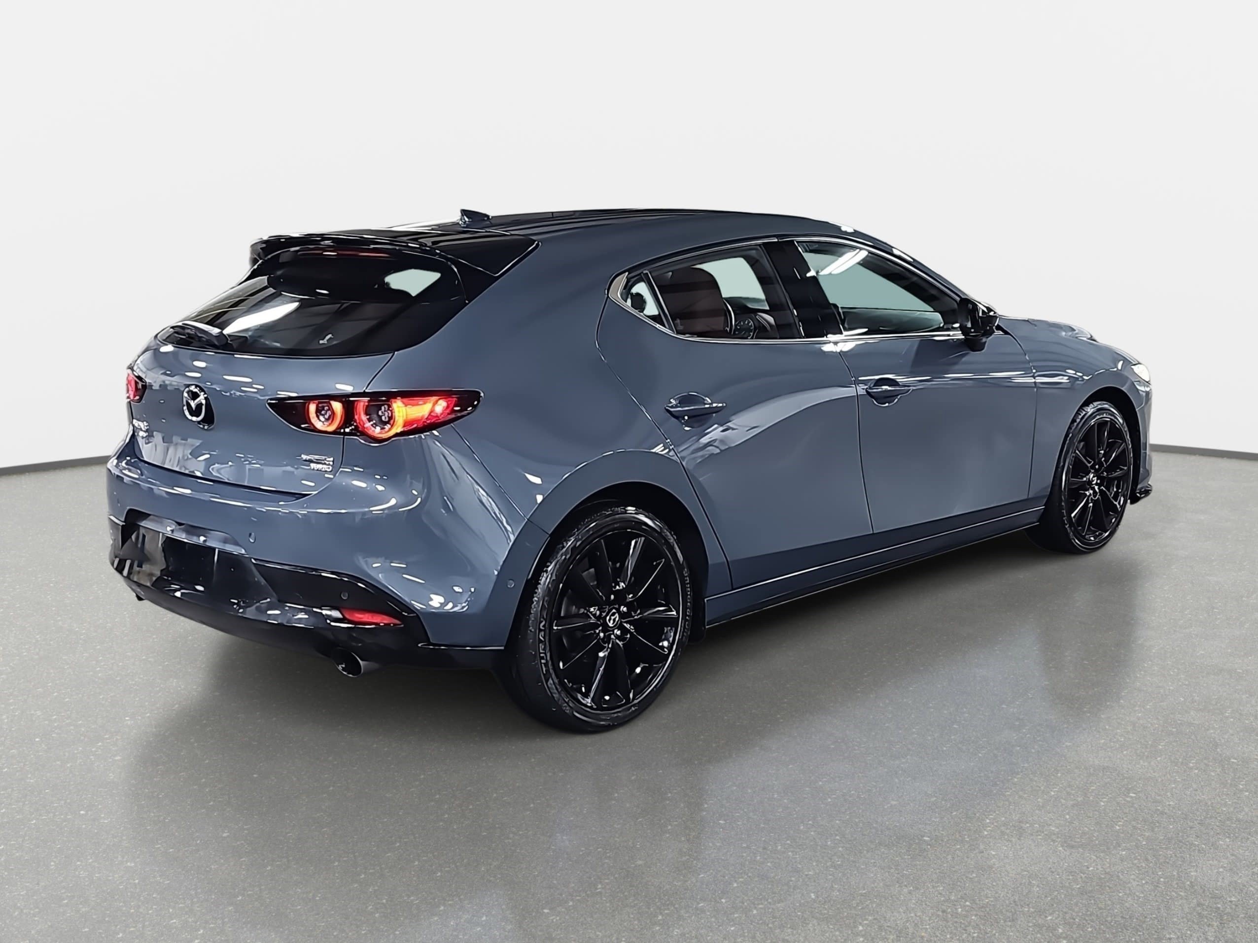 Used 2021 MAZDA MAZDA3 Hatchback w/Premium Plus Pkg image 5