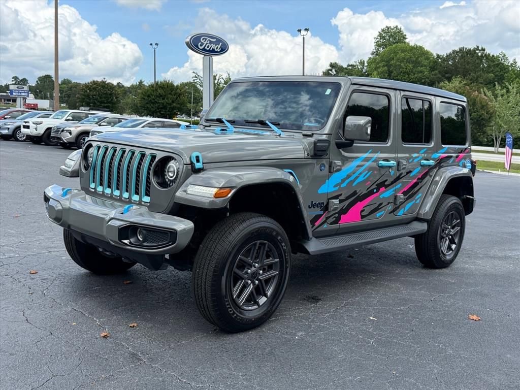 Used 2022 Jeep Wrangler Unlimited Sahara AWD/4WD image 8