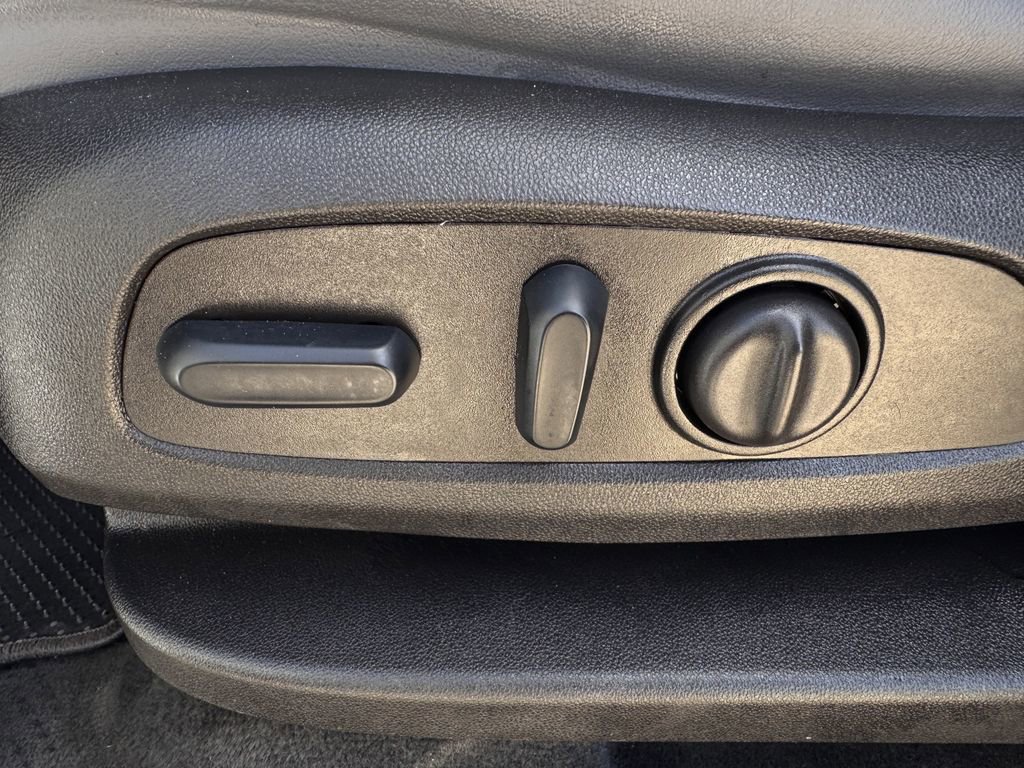 Used 2024 Buick Enclave Essence image 24