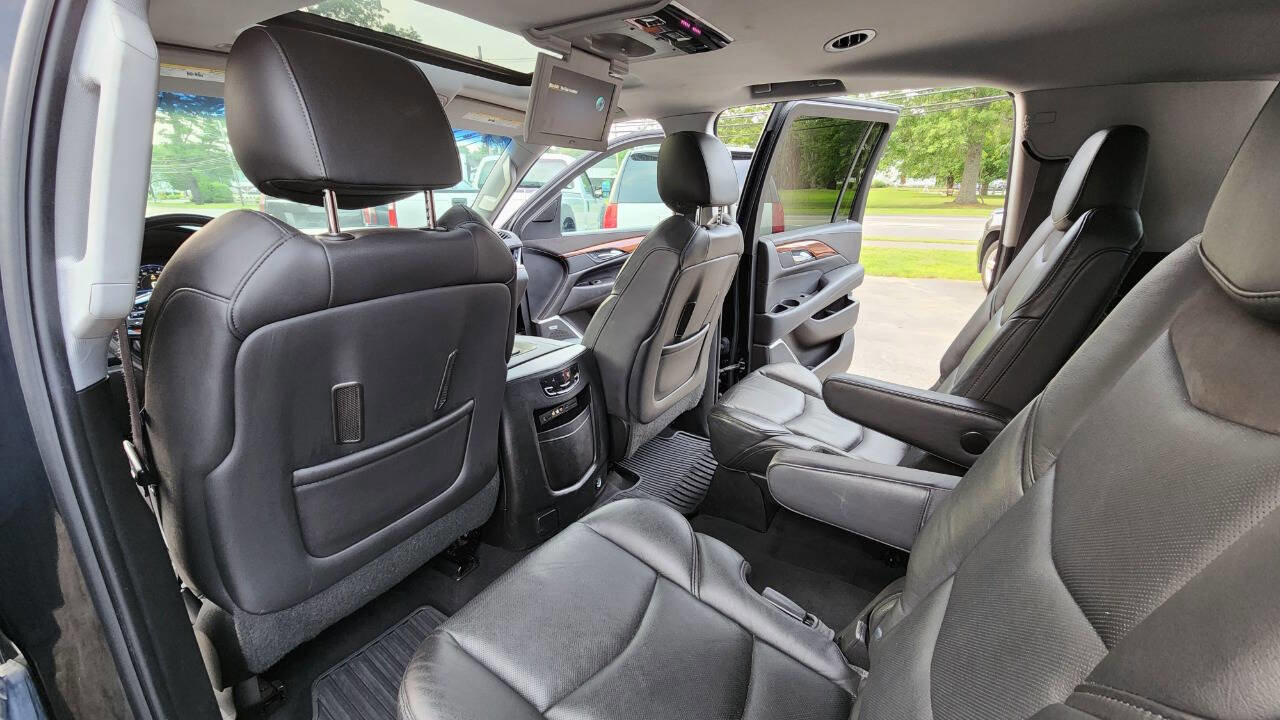 Used 2015 Cadillac Escalade ESV Luxury image 33