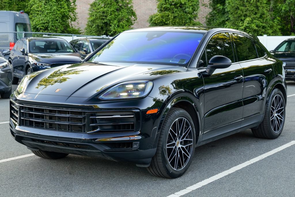 Used 2024 Porsche Cayenne Coupe AWD/4WD image 3