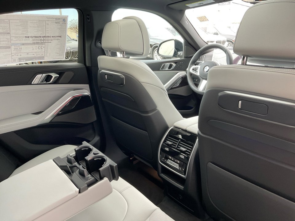 New 2026 BMW X6 xDrive40i w/ Climate Comfort Package image 29