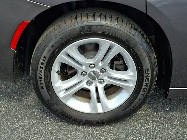 Used 2016 Dodge Charger SE RWD image 12
