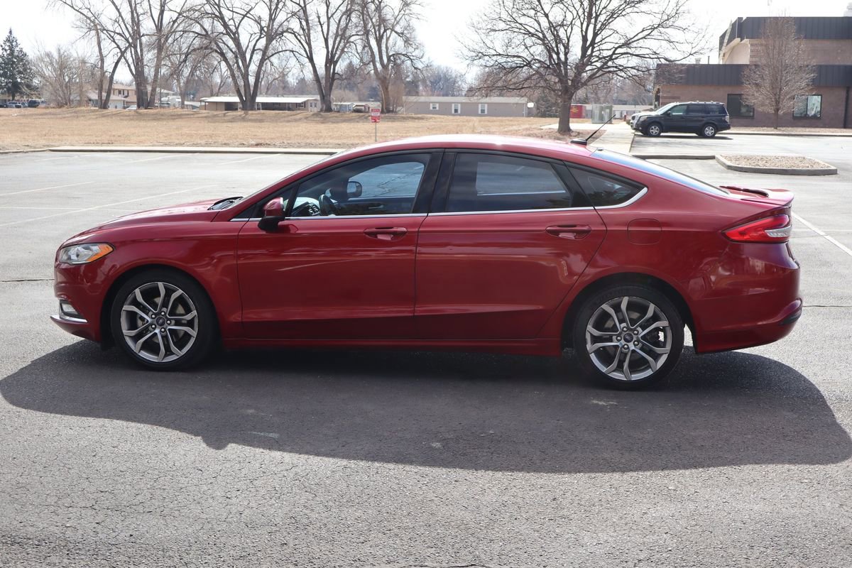 Used 2017 Ford Fusion SE w/ Equipment Group 201A FWD image 9