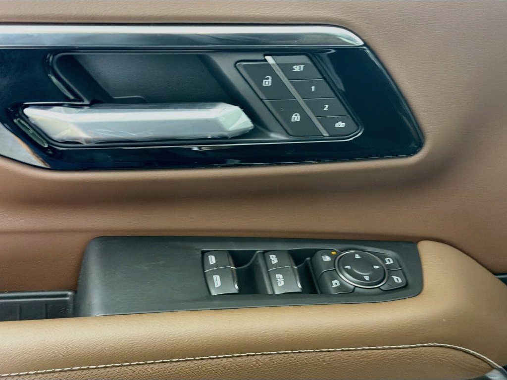 New 2026 Chevrolet Tahoe High Country AWD/4WD image 12
