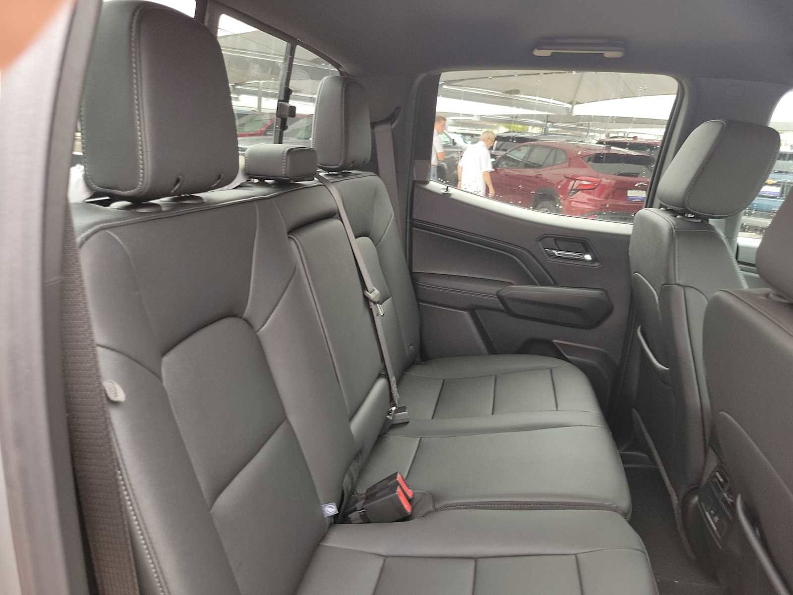 New 2025 Chevrolet Colorado LT w/ LT Convenience Package image 13