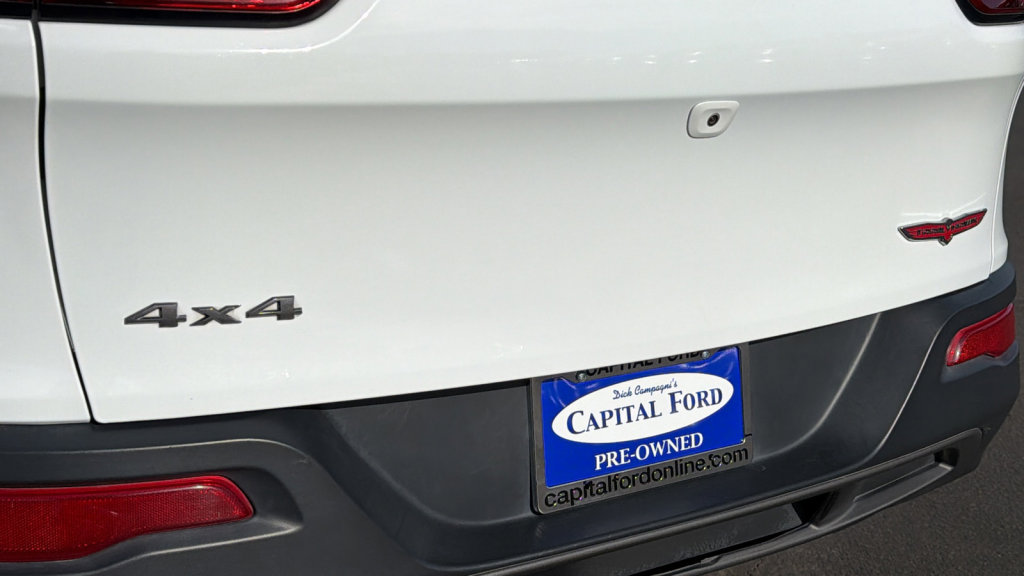 Used 2017 Jeep Cherokee Trailhawk image 28