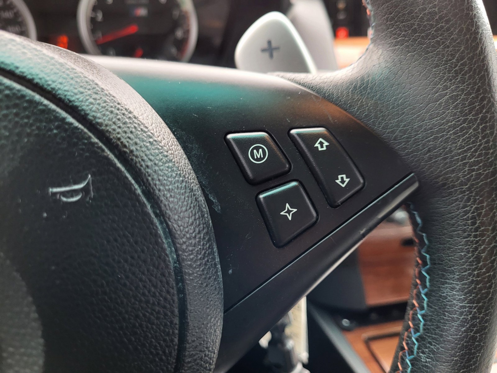 Used 2006 BMW M6 Coupe image 25