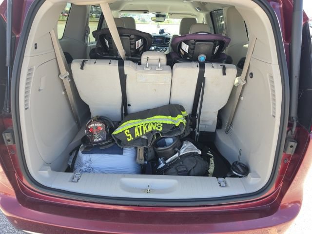 Used 2017 Chrysler Pacifica Touring-L Plus w/ Advanced Safetytec Group FWD image 10