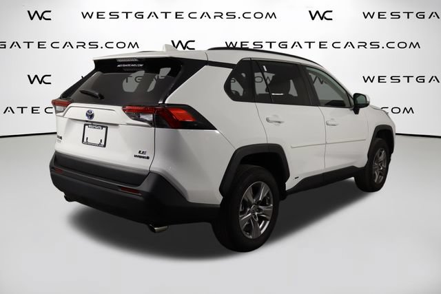 Used 2024 Toyota RAV4 LE AWD/4WD image 40