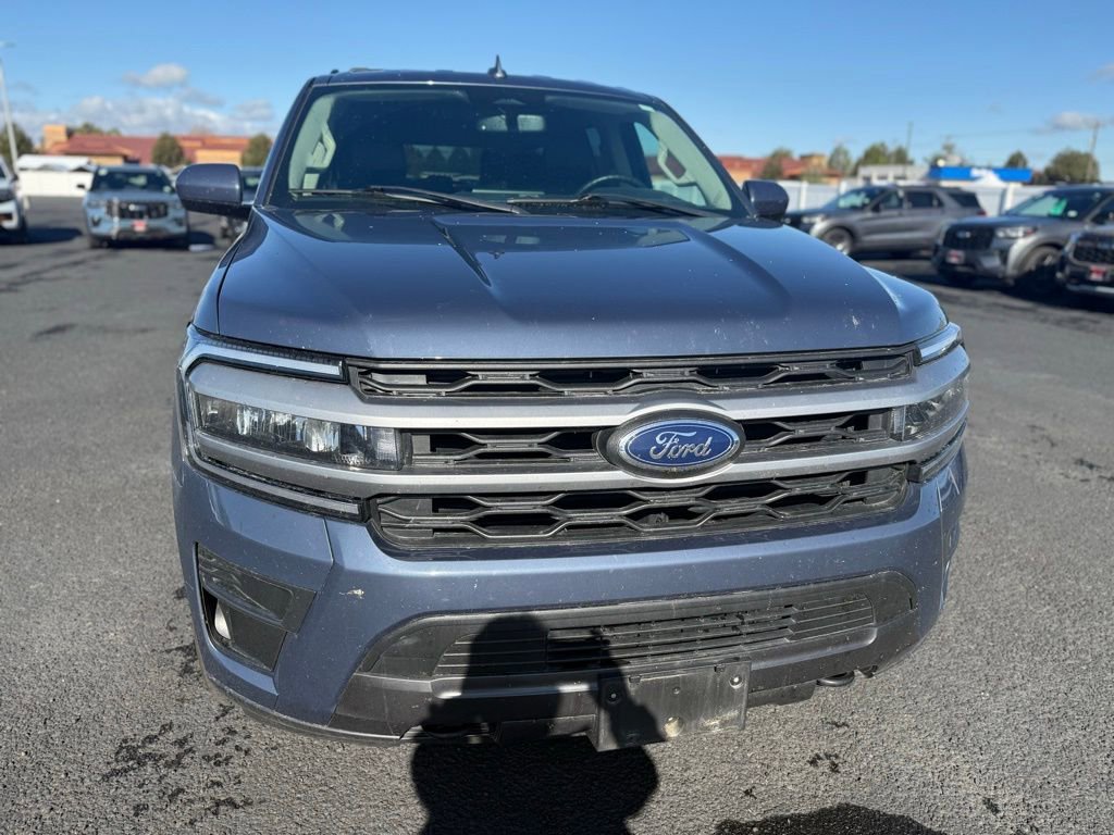 Used 2022 Ford Expedition Max XLT AWD/4WD image 2
