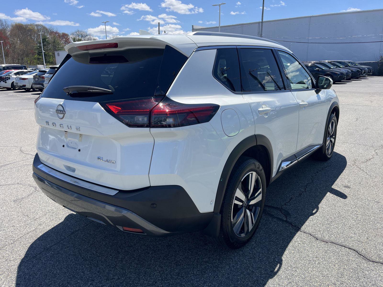 Used 2023 Nissan Rogue SL w/ SL Premium Package AWD/4WD image 4