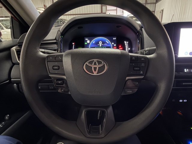 Used 2025 Toyota Camry SE image 14