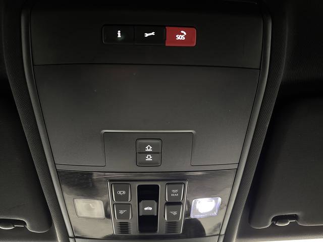 Used 2020 Volkswagen Atlas Cross Sport SEL image 26