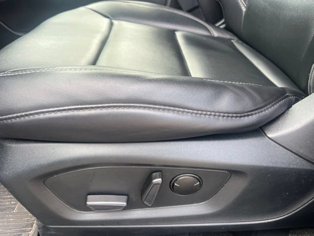Used 2023 Ford Explorer XLT w/ Equipment Group 202A AWD/4WD image 20
