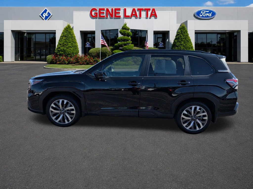 Used 2025 Subaru Forester Touring AWD/4WD image 4