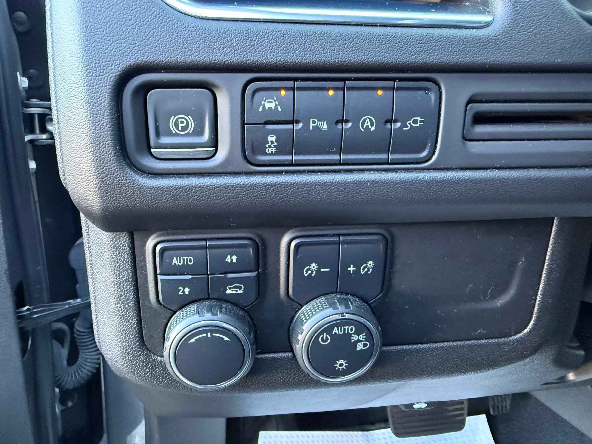 Certified 2021 Chevrolet Suburban LS w/ Driver Alert Package image 18