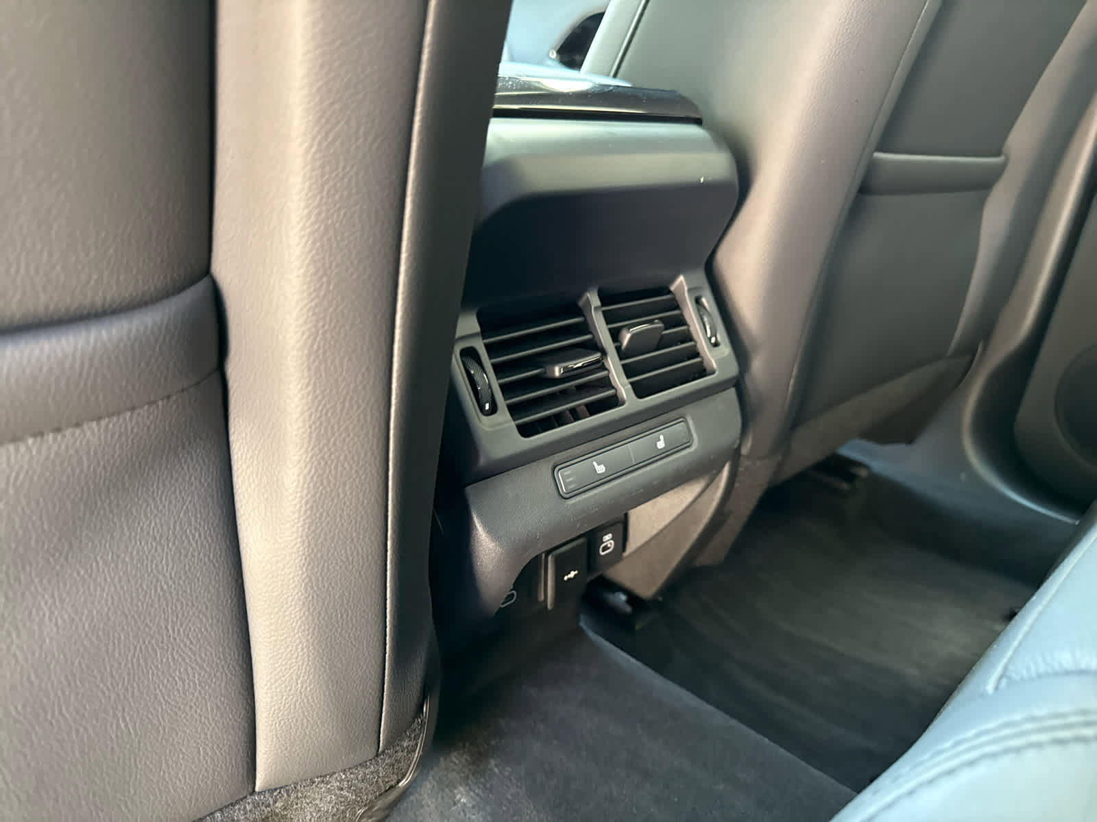 Certified 2024 Land Rover Range Rover Evoque S image 17