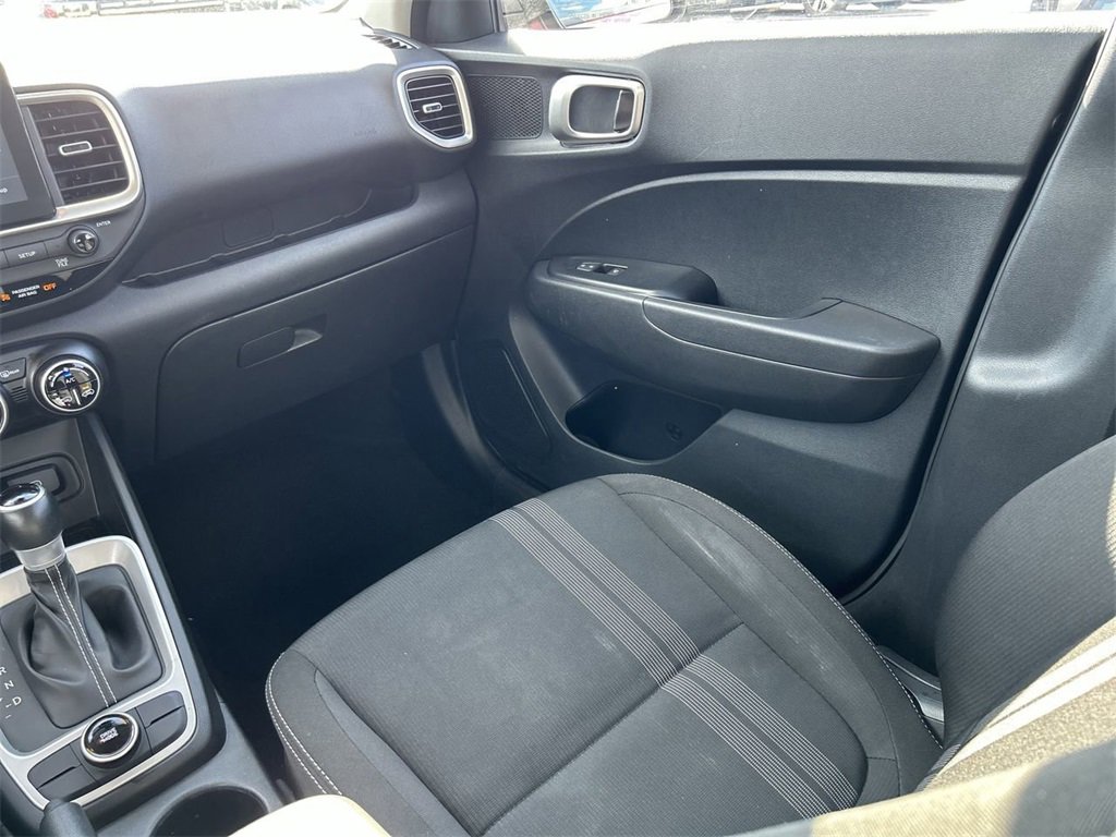 Certified 2023 Hyundai Venue SEL image 5