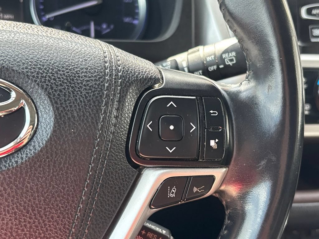 Used 2019 Toyota Highlander Limited FWD image 22