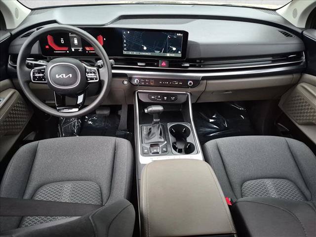 Used 2026 Kia Carnival LX FWD image 23