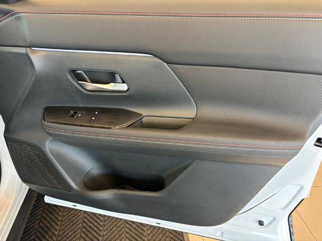 Certified 2025 Nissan Kicks SR FWD image 24