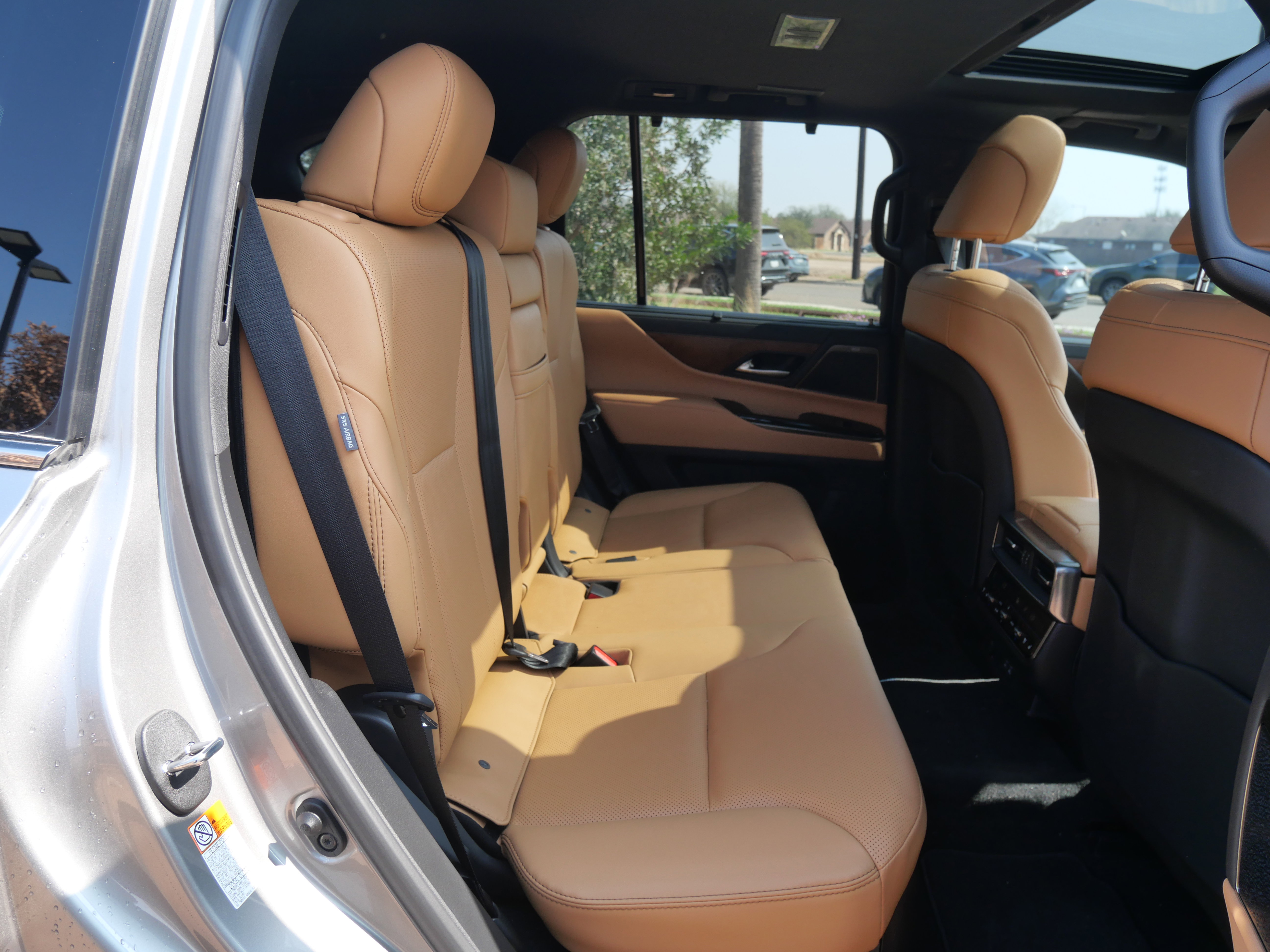 Certified 2024 Lexus LX 600 4WD w/ Luxury Package image 12