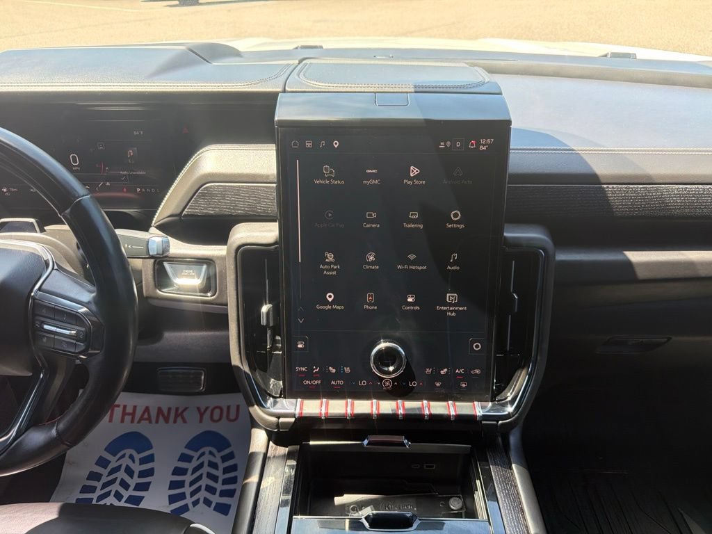 Certified 2025 GMC Yukon AT4 Ultimate w/ LPO, Floor Liner Package AWD/4WD image 18