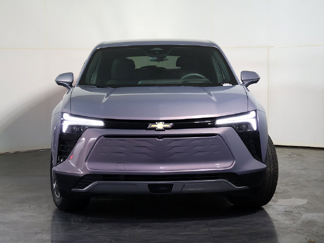 Used 2025 Chevrolet Blazer EV LT FWD image 9