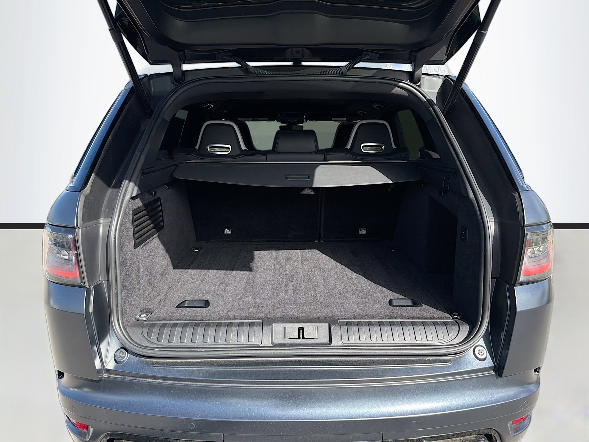 Used 2020 Land Rover Range Rover Sport SVR image 13