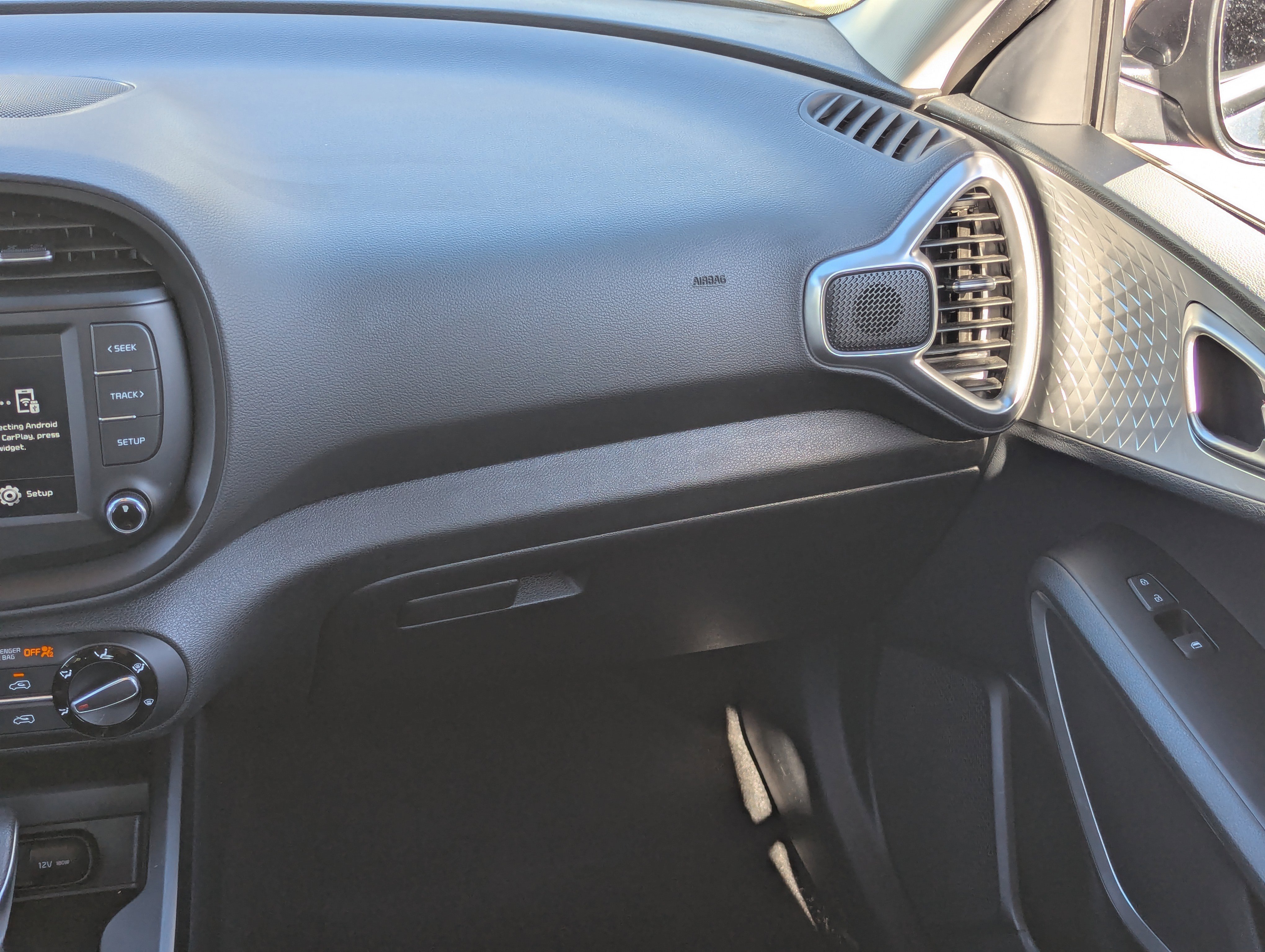 Certified 2025 Kia Soul LX w/ LX Technology Package image 15