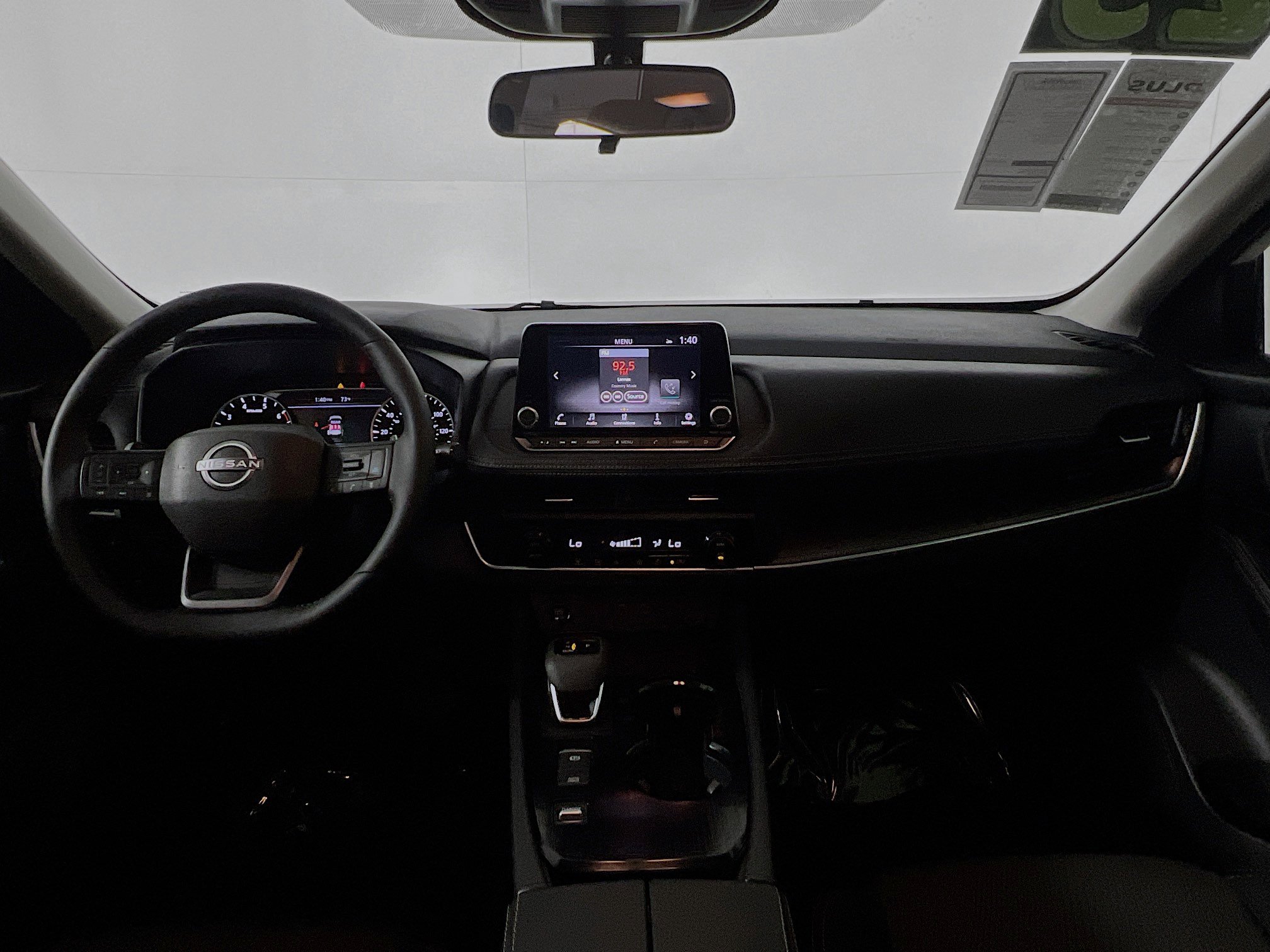 Used 2025 Nissan Rogue SV image 30