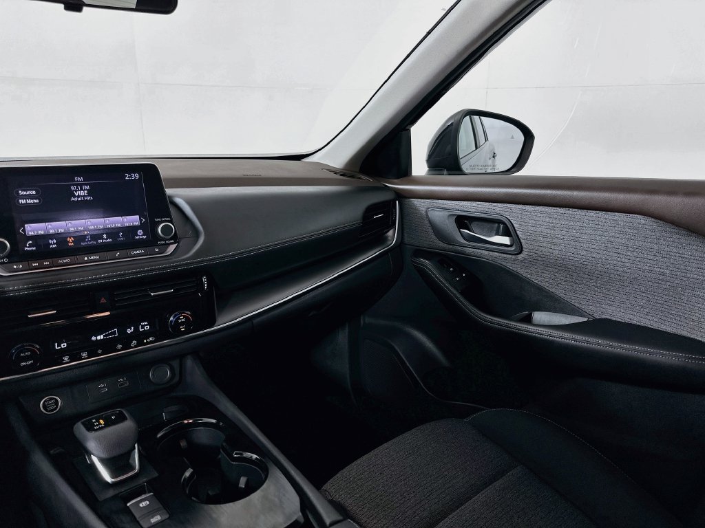 Used 2023 Nissan Rogue SV FWD image 22