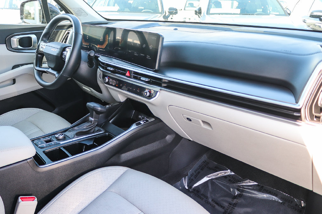 Certified 2026 Kia Sorento S FWD image 16