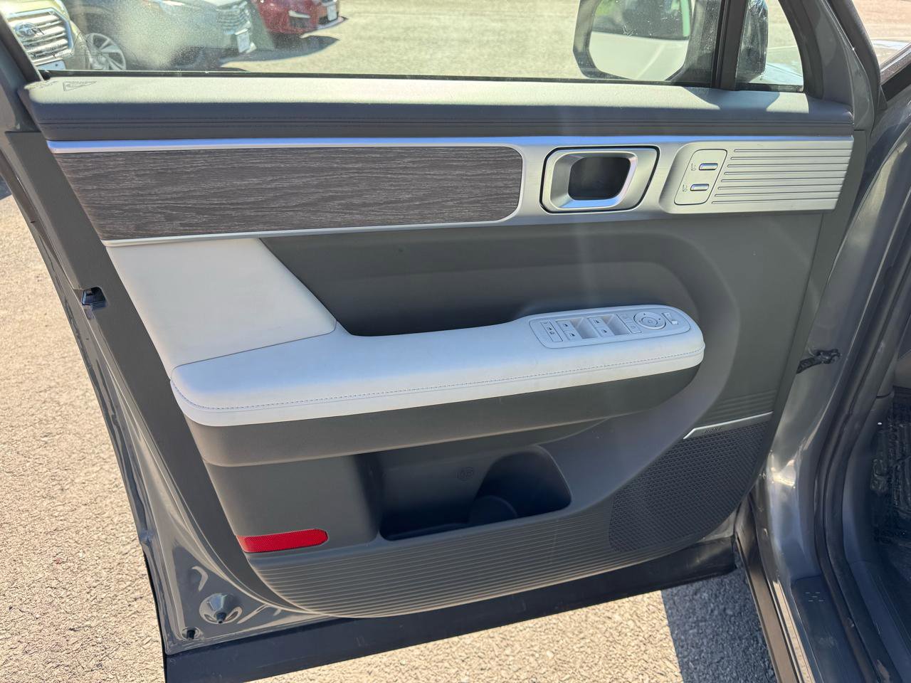 Used 2025 Hyundai Santa Fe Limited FWD image 9