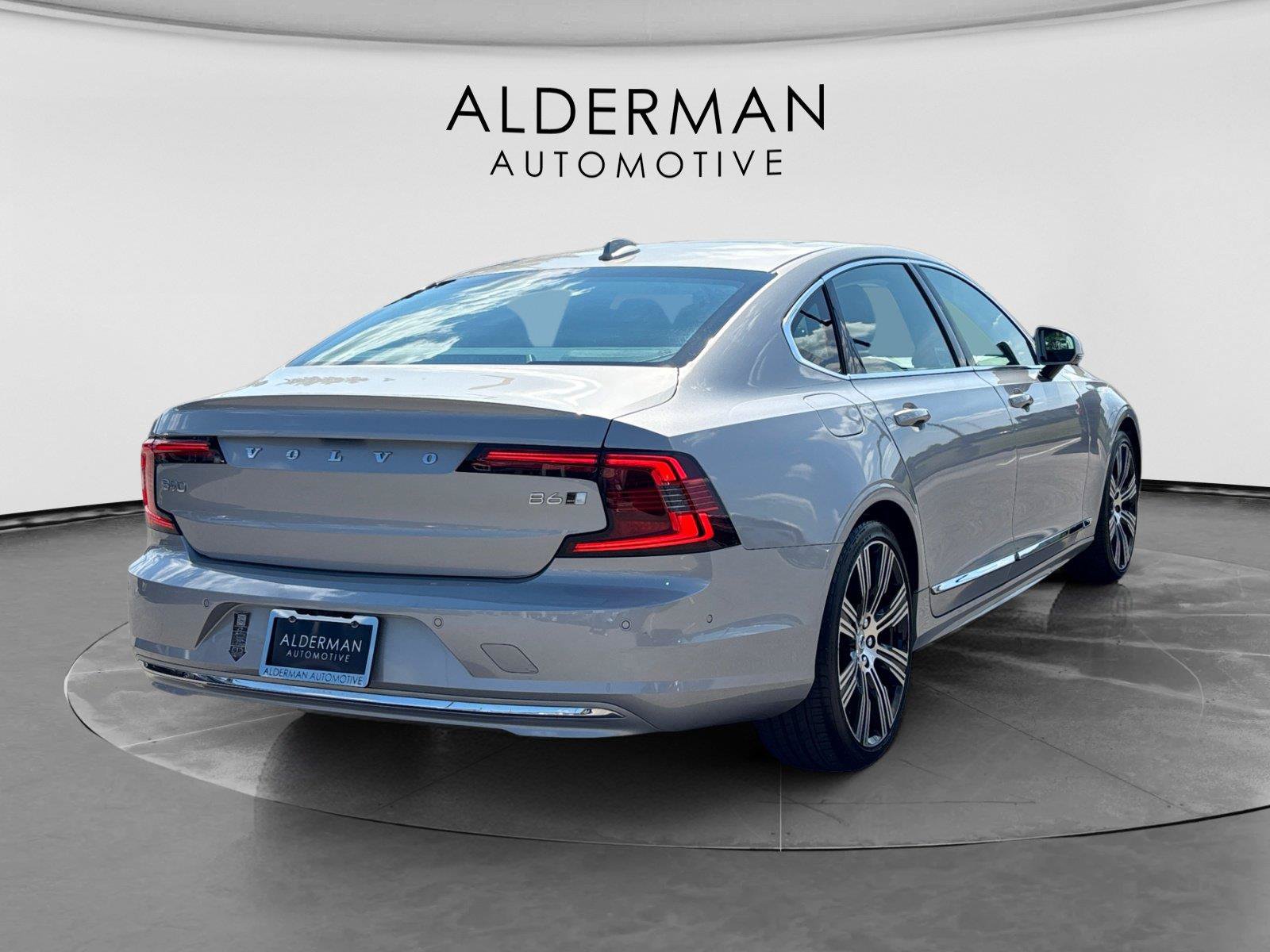 Used 2023 Volvo S90 B6 Ultimate w/ Lounge Package AWD/4WD image 5