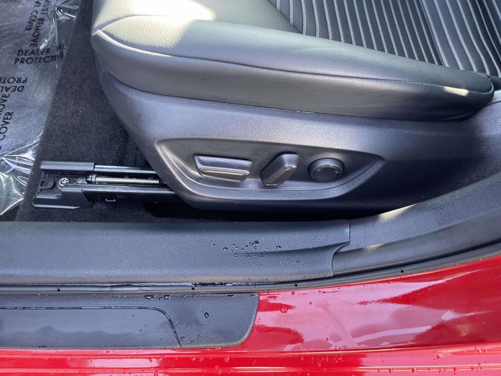 Used 2024 Toyota Camry SE image 30