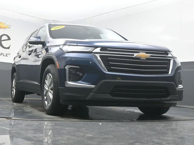 Used 2023 Chevrolet Traverse LT image 3