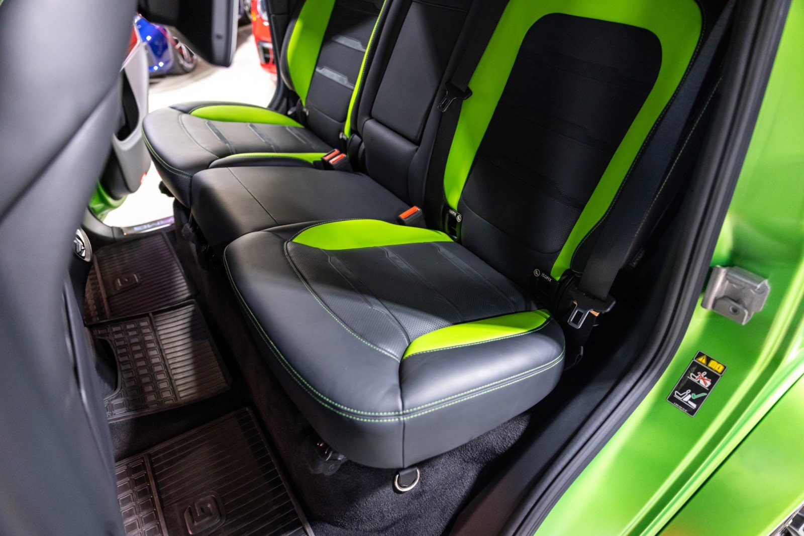 Used 2025 Mercedes-Benz G 63 AMG 4MATIC w/ AMG Carbon Fiber Package image 36