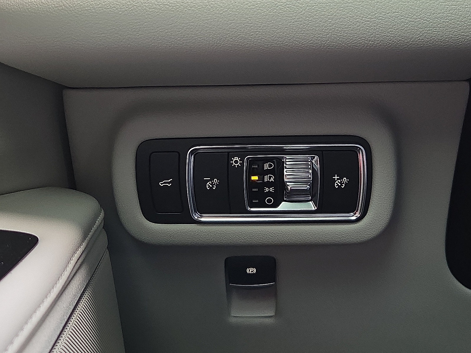 Used 2026 Lincoln Nautilus Premier w/ Equipment Group 102A AWD/4WD image 17