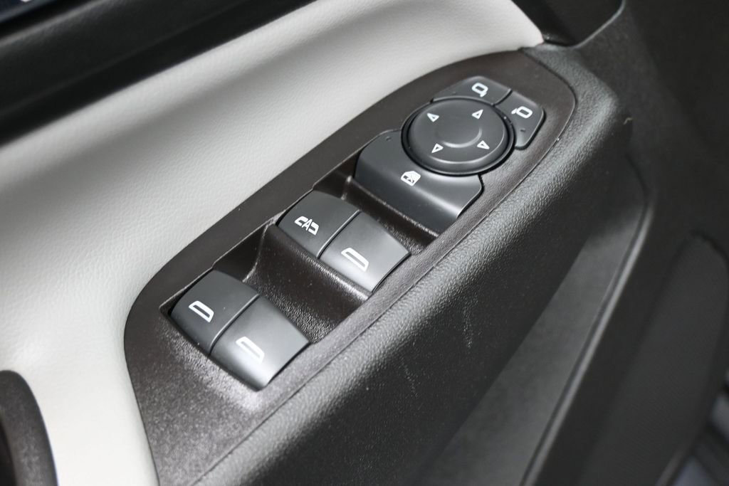 Used 2021 Chevrolet Equinox LS FWD image 13