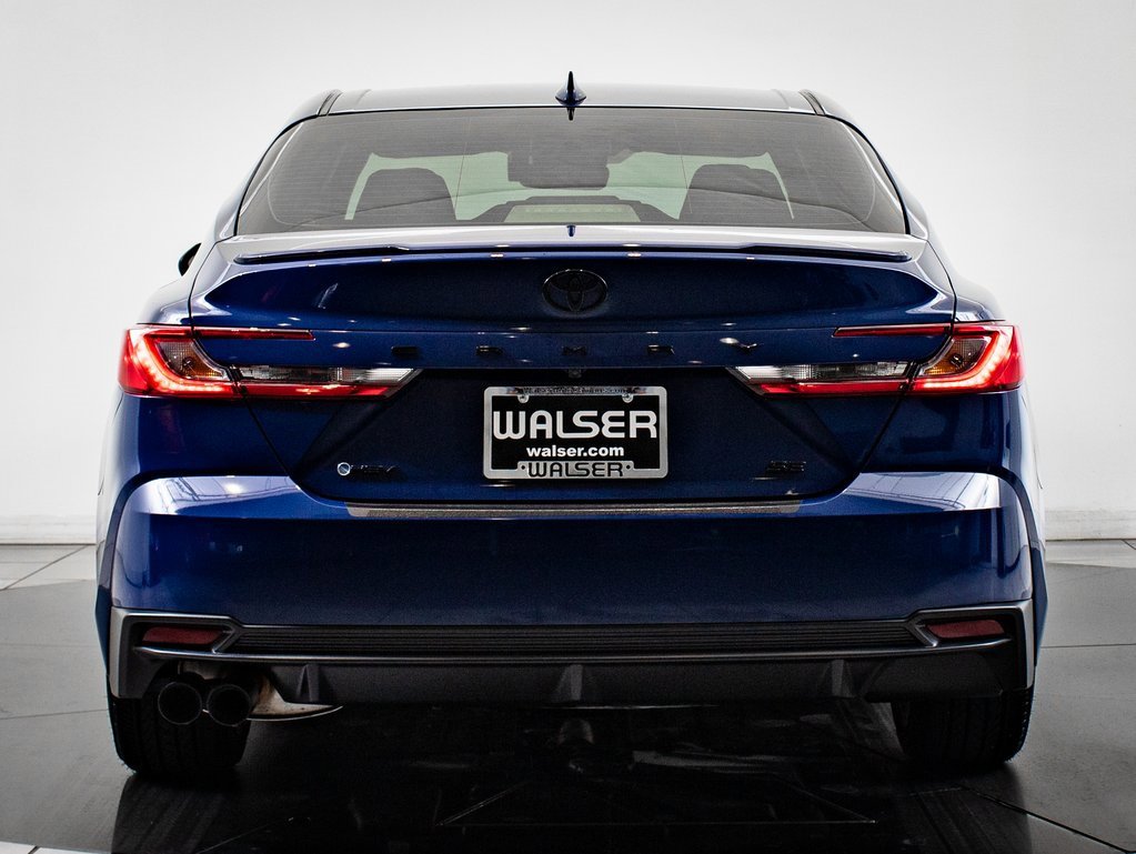 Used 2025 Toyota Camry SE image 7