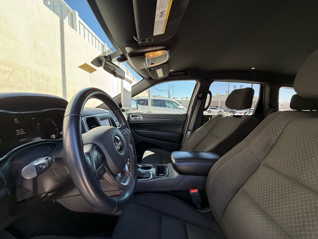 Used 2021 Jeep Grand Cherokee Laredo RWD image 9