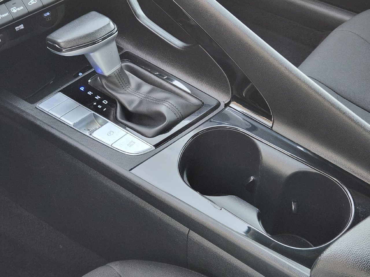 Used 2025 Hyundai Elantra SEL FWD image 19