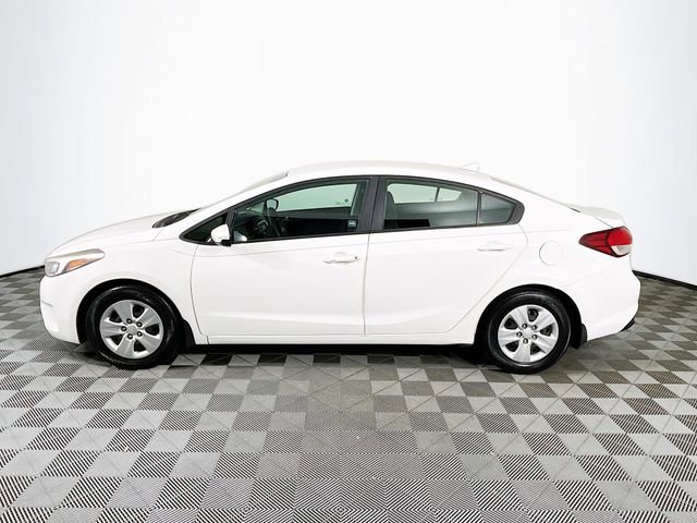 Used 2017 Kia Forte LX FWD image 5
