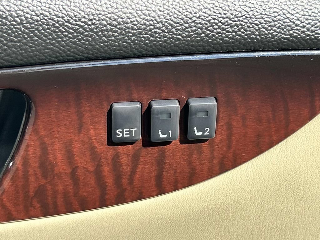 Used 2016 INFINITI QX50 2WD w/ Deluxe Touring Package image 29
