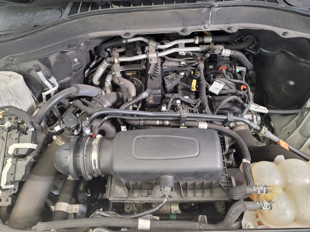 Used 2021 Ford Explorer XLT image 30