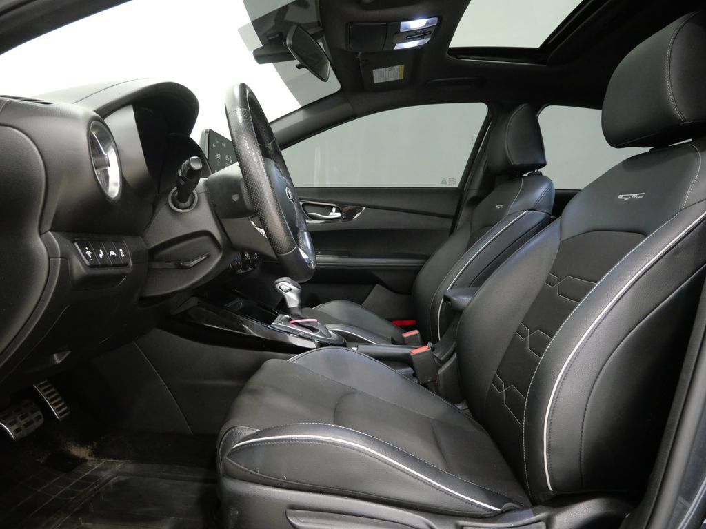 Used 2020 Kia Forte GT-Line w/ GT-Line Premium Package FWD image 11